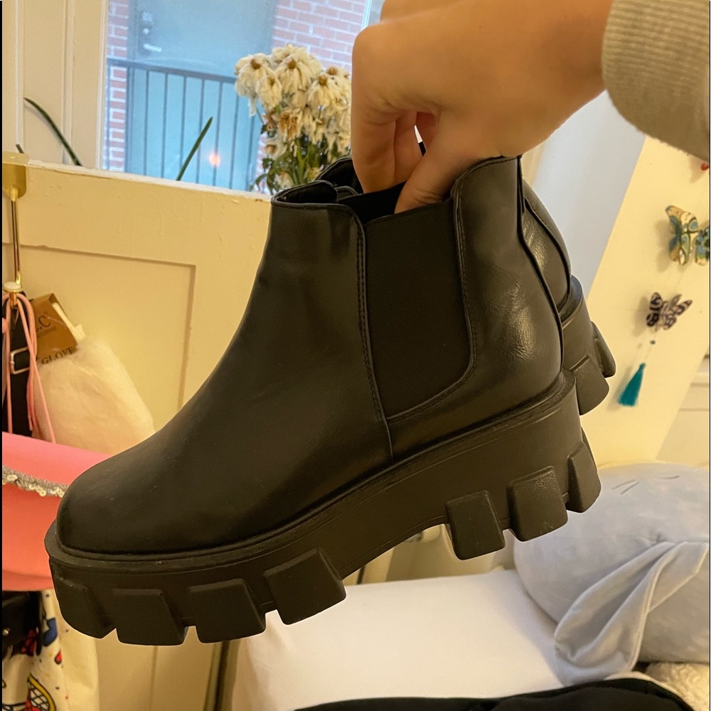 nasty gal chunky chelsea boots